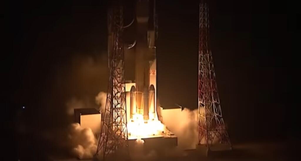Japanese spacecraft blasts off into space 
