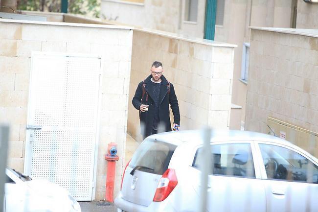 מצטערים שלא הודענו מראש. עוז זהבי בתמונות ראשונות אחרי הפרידה (צילום: מוטי לבטון) מצטערים שלא הודענו מראש. עוז זהבי בתמונות ראשונות אחרי הפרידה