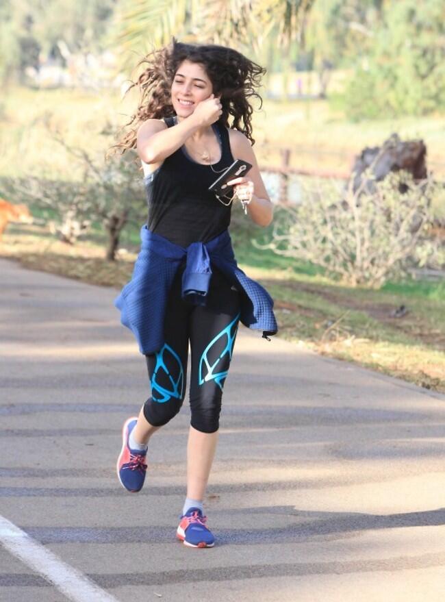 צריכה עזרה ממי? (צילום: מוטי לבטון) צריכה עזרה ממי?