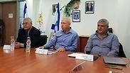 מימין: ארמוני, גלנט ולוי במסיבת העיתונאים