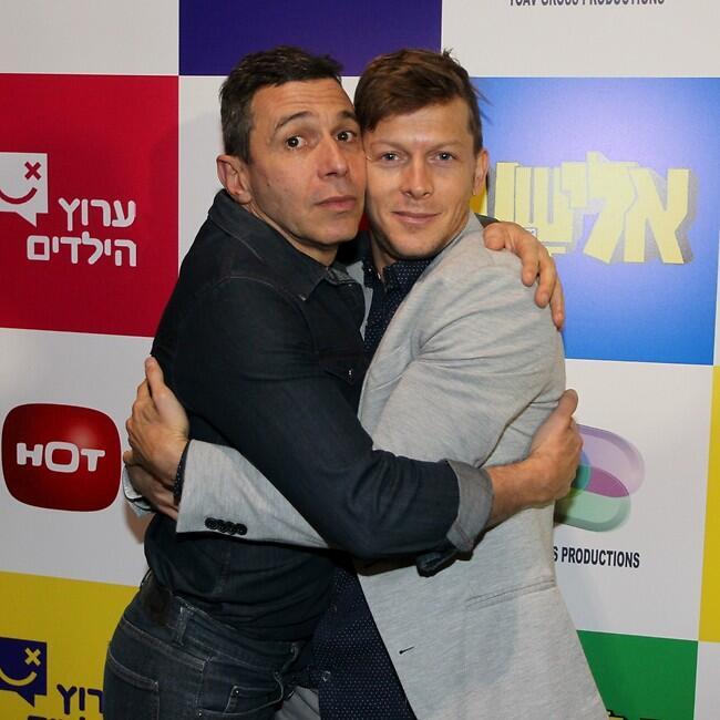 הקאבר החדש שלנו בפייסבוק. שכטר וסמו (צילום: רפי דלויה) הקאבר החדש שלנו בפייסבוק. שכטר וסמו