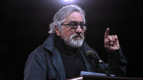 Trump says De Niro suffers from 