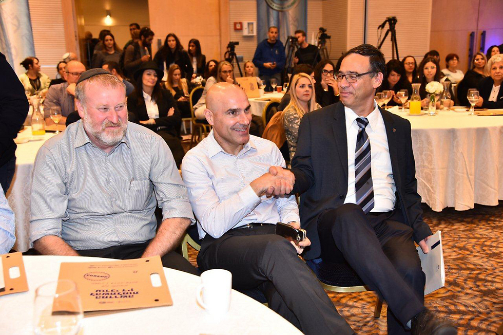 ארכיון. שי ניצן, אפי נוה ואביחי מנדלבליט ארכיון. שי ניצן, אפי נוה ואביחי מנדלבליט