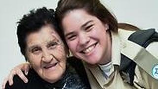 מטילדה ואופק, משרתות באותו בסיס