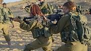 לוחמות. משרד החינוך יתמוך בעמותות שיעודדו בנות דתיות להתגייס
