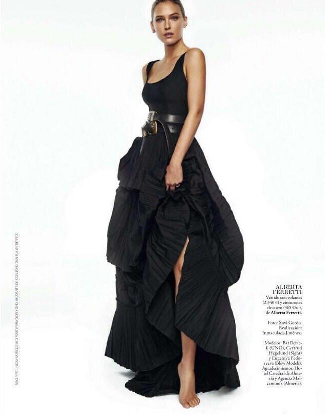 אז מה השער השלישי? (Elle Spain By Xavi Gord) אז מה השער השלישי?