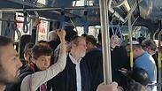 עומס נוסעים ברכבת הקלה