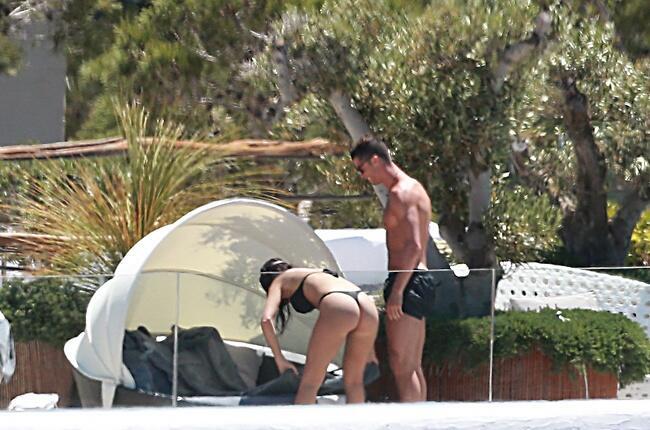 לא תסתובבו? (צילום: splashnews) לא תסתובבו?