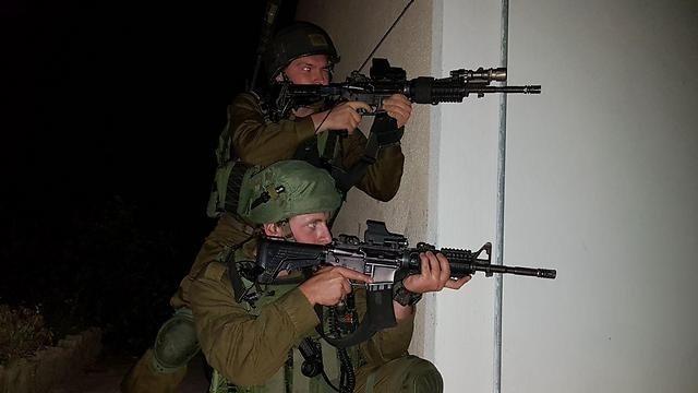 לוחמי צה"ל במהלך המבצע הלילה