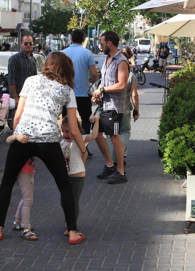 והכי כיף לשחק עם אמא! (צילום: מוטי לבטון) והכי כיף לשחק עם אמא!
