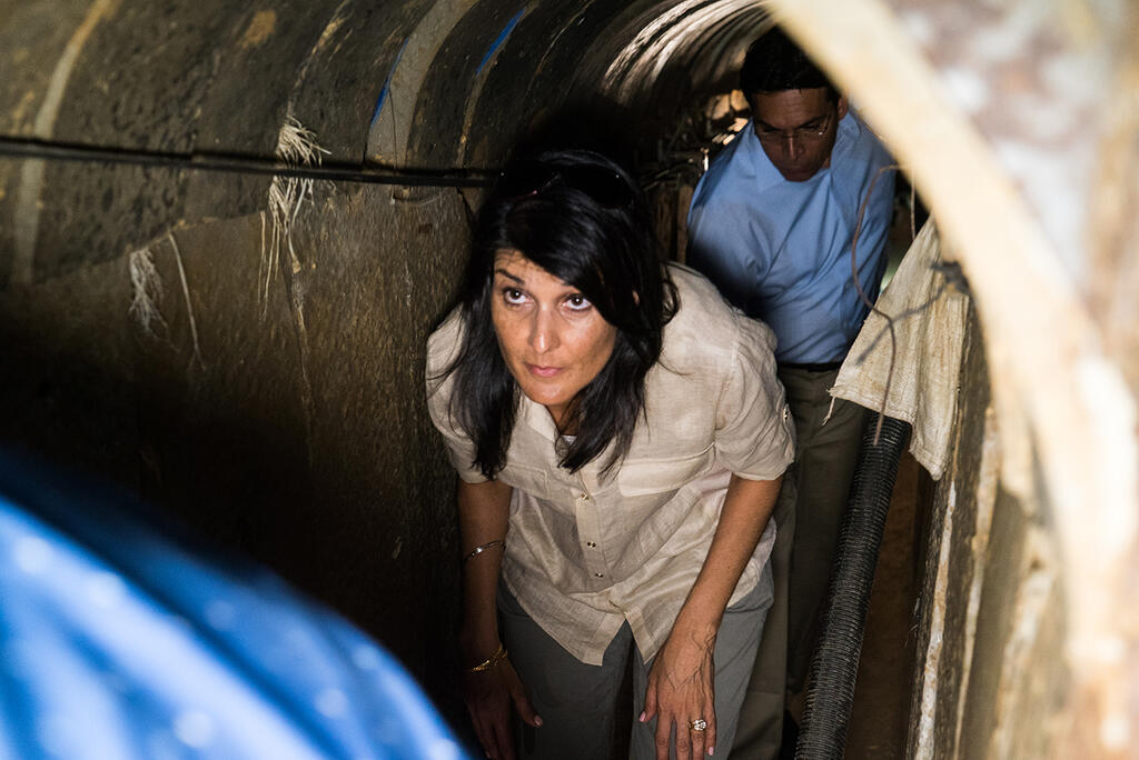 Dans un tunnel terroriste du Hamas dans la bande de Gaza