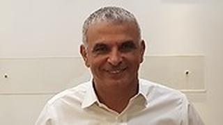 כחלון. דמוקרטיה מתגוננת