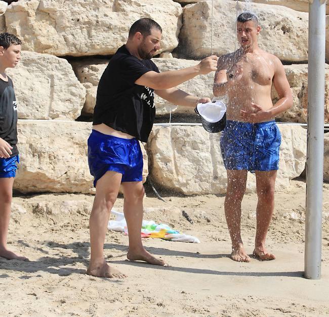 גם אנחנו מיצינו להפעם. ביוש שלומי (מוטי לבטון) גם אנחנו מיצינו להפעם. ביוש שלומי