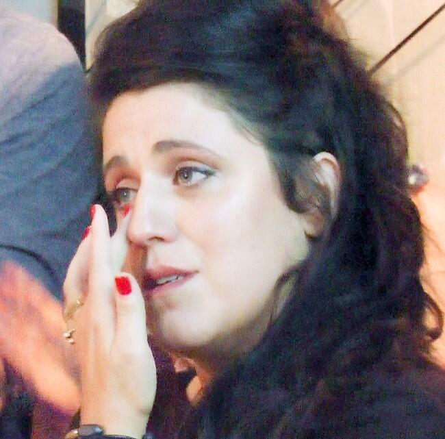גם אני רגישה. תום יער נרגשת ממחוות היומלדת (צילום: רפי דלויה) גם אני רגישה. תום יער נרגשת ממחוות היומלדת