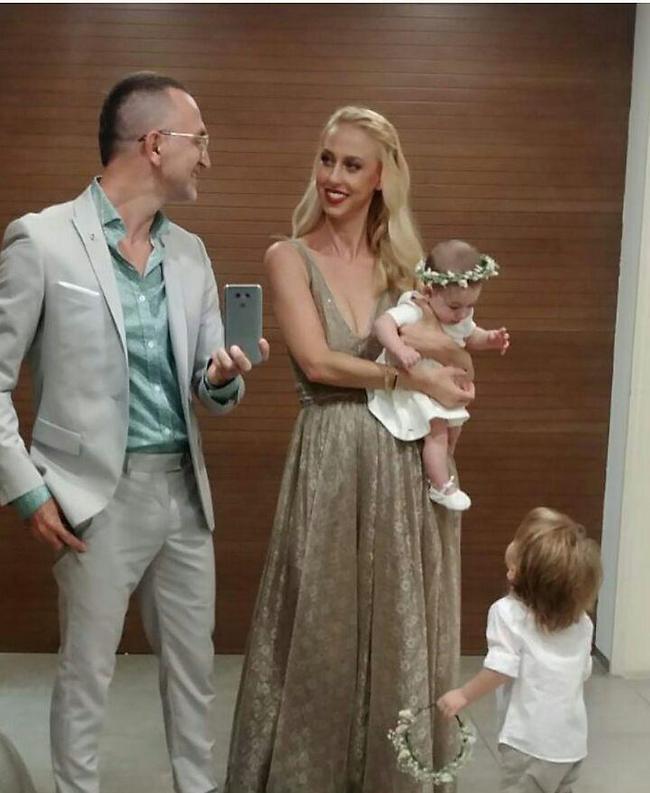 משפחה מהסרטים. שלום מיכאלשווילי, ענבל שלוי והילדים (אינסטגרם) משפחה מהסרטים. שלום מיכאלשווילי, ענבל שלוי והילדים