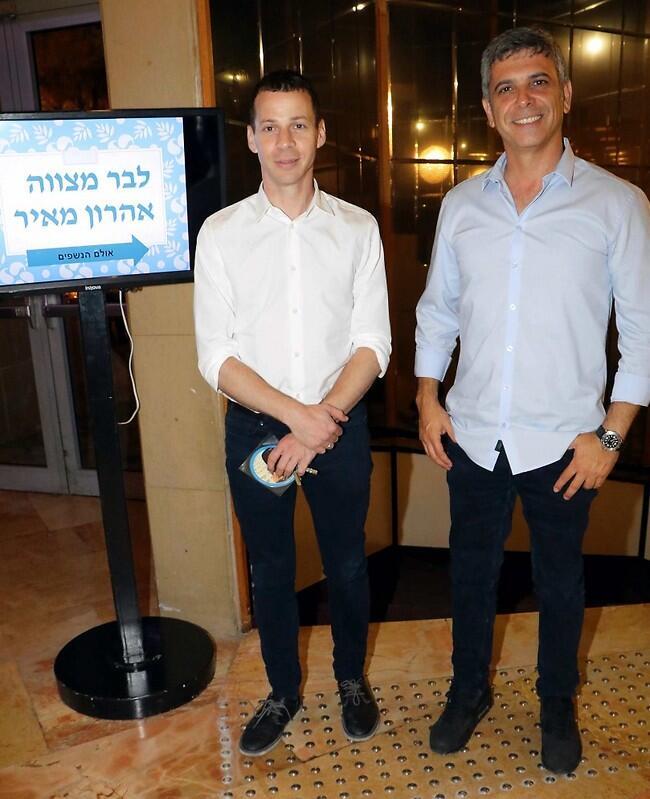 החברים מהעובדה. עמית סגל ואבי וייס (צילום: אמיר מאירי) החברים מהעובדה. עמית סגל ואבי וייס
