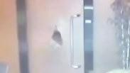 תיעוד הצתת בית העסק בהרצליה