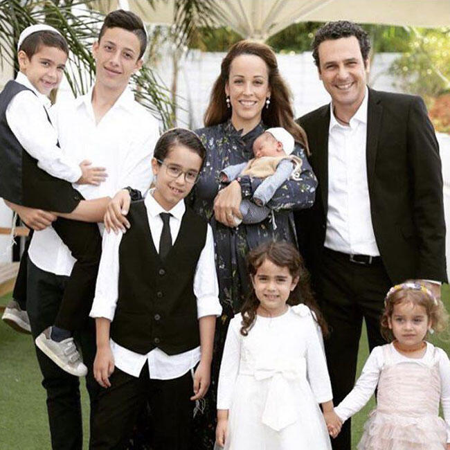 איזה בריידי באנץ'! משפחת מנשה-הראל המורחבת