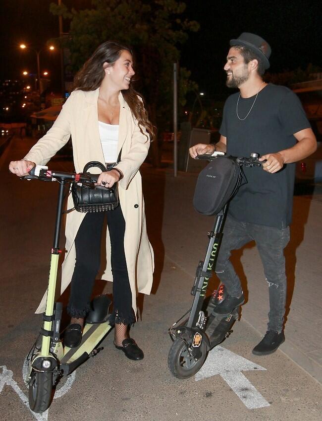 איפה הקסדות?!? אושרי כהן ובת הזוג אריאל (צילום: ענת מוסברג) איפה הקסדות?!? אושרי כהן ובת הזוג אריאל