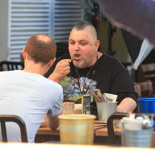 טוב נו אז על התמונה הספציפית הזו נבקש סליחה