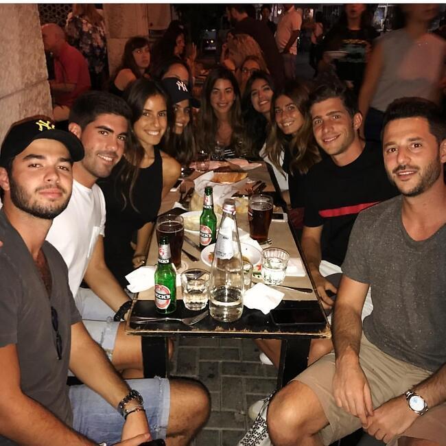 נבחרת ספרד מרימה בתל אביב (צילום מסך) נבחרת ספרד מרימה בתל אביב