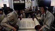 ואיך קוראים כשאין ספר תורה?  