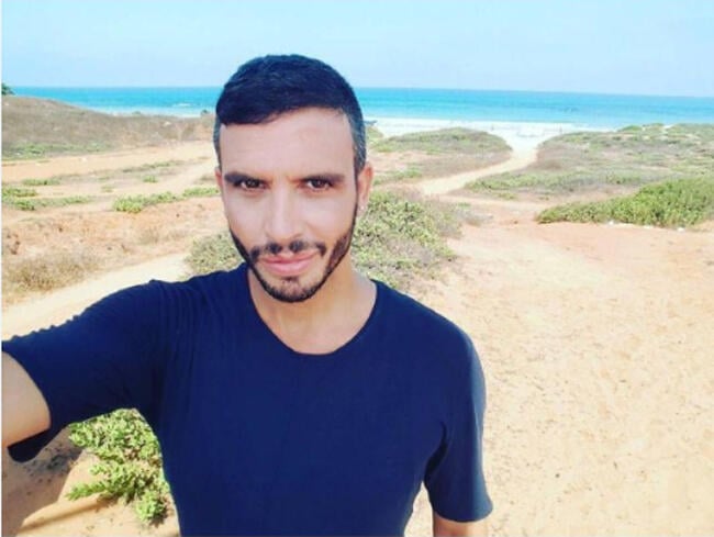 דובק בסלפי דובק בסלפי