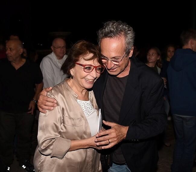 חיבוקי. רבקה מיכאלי ושמואל וילוז'ני