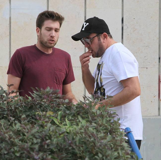 מה אתה אוכל שם מאחורי השיחים? ניקי גולדשטיין