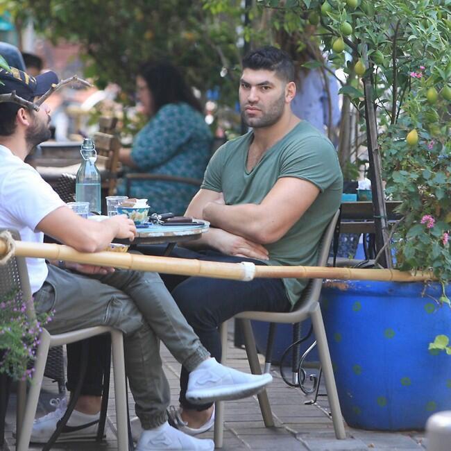 איזה באסה, אני לא מאמין שאני לא ברשימת הגברים הסקסיים של השנה. אורי ששון