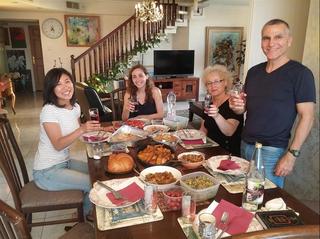 ארוחה במסגרת מיזם "בצוותא"