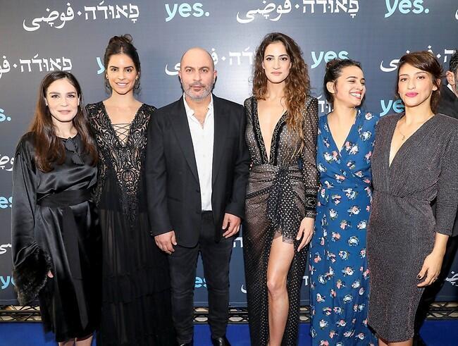 ישנן בנות וליאור רז. מירב שירום, מורן רוזנבלט, רונה לי שמעון, לונה מנסור ונטע גרטי