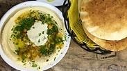 עכשיו בעל החמוסייה הפך ללקוח עסקי