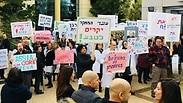 עובדי טבע מפגינים