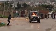 בקבוקי תבערה על רכבי צה"ל