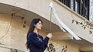 "האישה עם הצעיף הלבן"