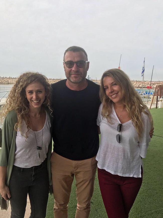 ליב שרייבר במסעדת נאמוס במרינה בהרצליה