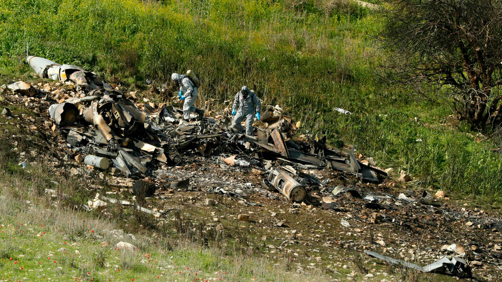 זירת התרסקות מטוס F16 בצפון הארץ, 2018 (צילום: AFP) זירת התרסקות מטוס F16 בצפון הארץ, 2018
