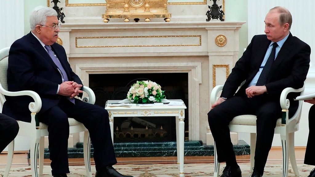 Palestinian President Mahmoud Abbas and Russian President Vladimir Putin 