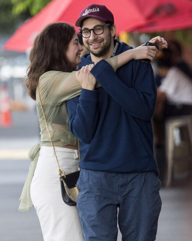 המיטה עוד לא הספיקה להתקרר. לורד וג'ק אנטונוף