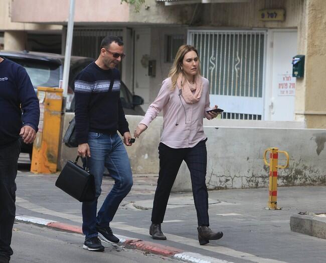 תכשיט ישמח לבב אנוש. קרן מרציאנו ובעלה מיכאל (צילום: מוטי לבטון) תכשיט ישמח לבב אנוש. קרן מרציאנו ובעלה מיכאל