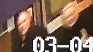 מתוך צילומי האבטחה. סקריפל ובתו תועדו לכאורה      