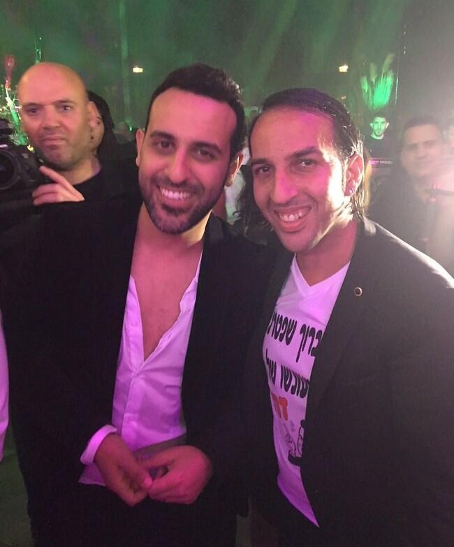 בקרוב בחתונה שלך. דודו אהרון עם האבא הגאה (צילום: פריים טיים) בקרוב בחתונה שלך. דודו אהרון עם האבא הגאה