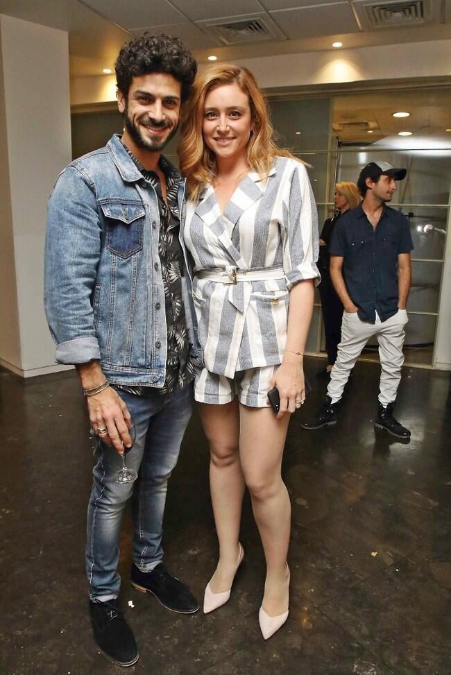 אנחנו כאן אם צריכים אותנו לשירותי שמרטפות (צילום: אמיר מאירי) אנחנו כאן אם צריכים אותנו לשירותי שמרטפות