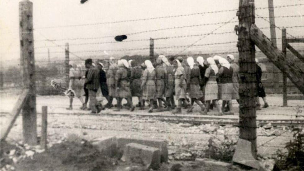 Jewish prisoners in the Płaszów concentration camp during the Holocaust (Photo: Courtesy Yad Vashem) אסירות יהודיות במחנה פלאשוב