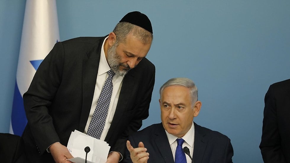 בנימין נתניהו ואריה דרעי (צילום: אוהד צויגנברג) בנימין נתניהו ואריה דרעי