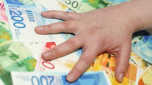 Сколько зарабатывает и тратит семья в Израиле: данные ЦСБ