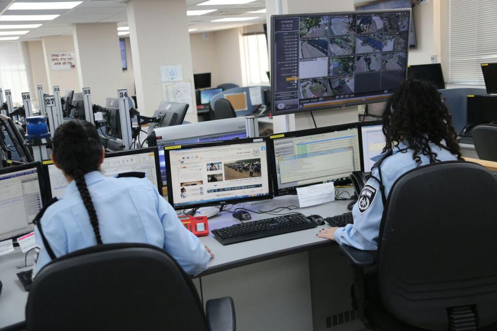 מוקד המשטרה (צילום: מוטי קמחי) משטרת ישראל מוקד 110