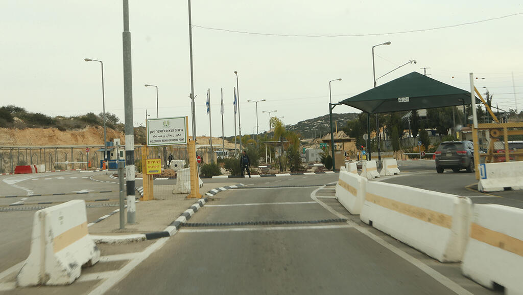 Border crossing (Photo: Elad Gershgoren) מעבר ריחן