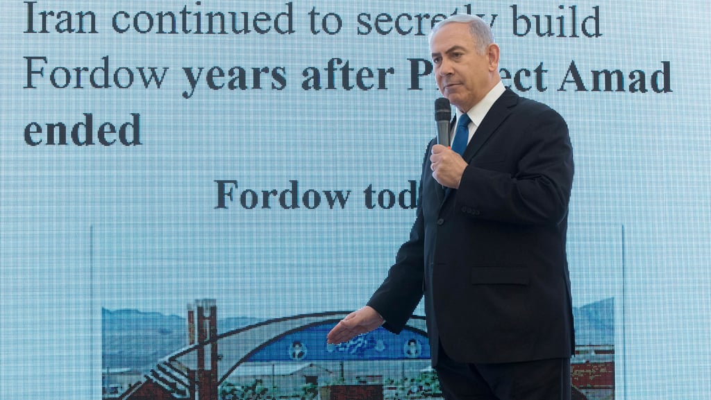 Former prime minister Benjamin Netanyahu presents Mossad files on Iran's nuclear program, 2018 (Photo: EPA) ראש הממשלה